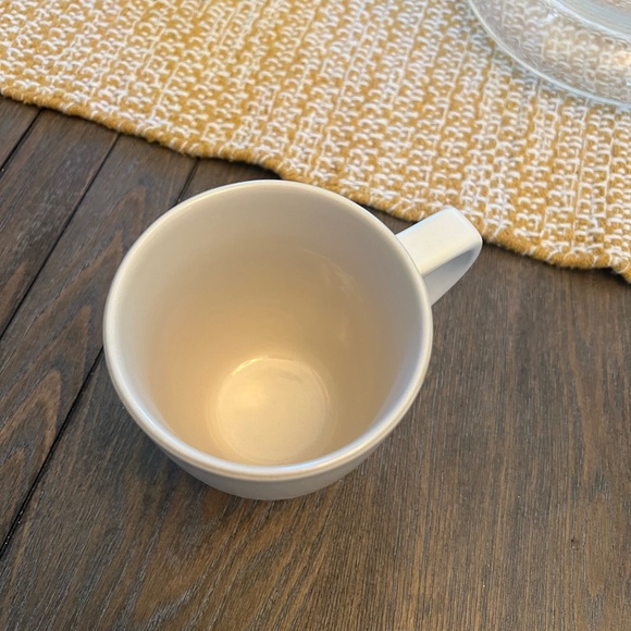 Le Creuset coffee mugs. - Picture 3 of 4